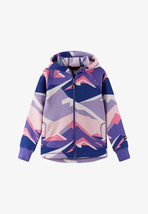 Giacca in pile con cappuccio, caratterizzata da un motivo geometrico viola, rosa e blu, chiusura con zip e tasche laterali. Tessuto texturizzato con polsini a costine.