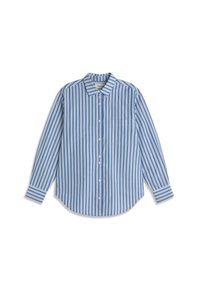 Chemise à manches longues bleu et blanc à rayures verticales, boutonnée, avec col et poche poitrine, étalée à plat sur un fond blanc.