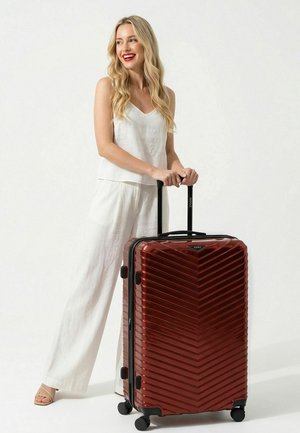 Redolz, ESSENTIALS 18 2.0 4 ROLLEN TROLLEY L 76 CM MIT DEHNFALTE UNISEX - Trolley - metallic-red shiny