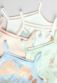 Thumbnail Image 7