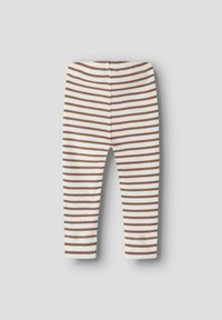 Pruhované legíny vyrobené z ribbového materiálu, s striedajúcimi sa smotanovými a hnedými horizontálnymi pruhmi, s bežným pásom a dĺžkou po členky.