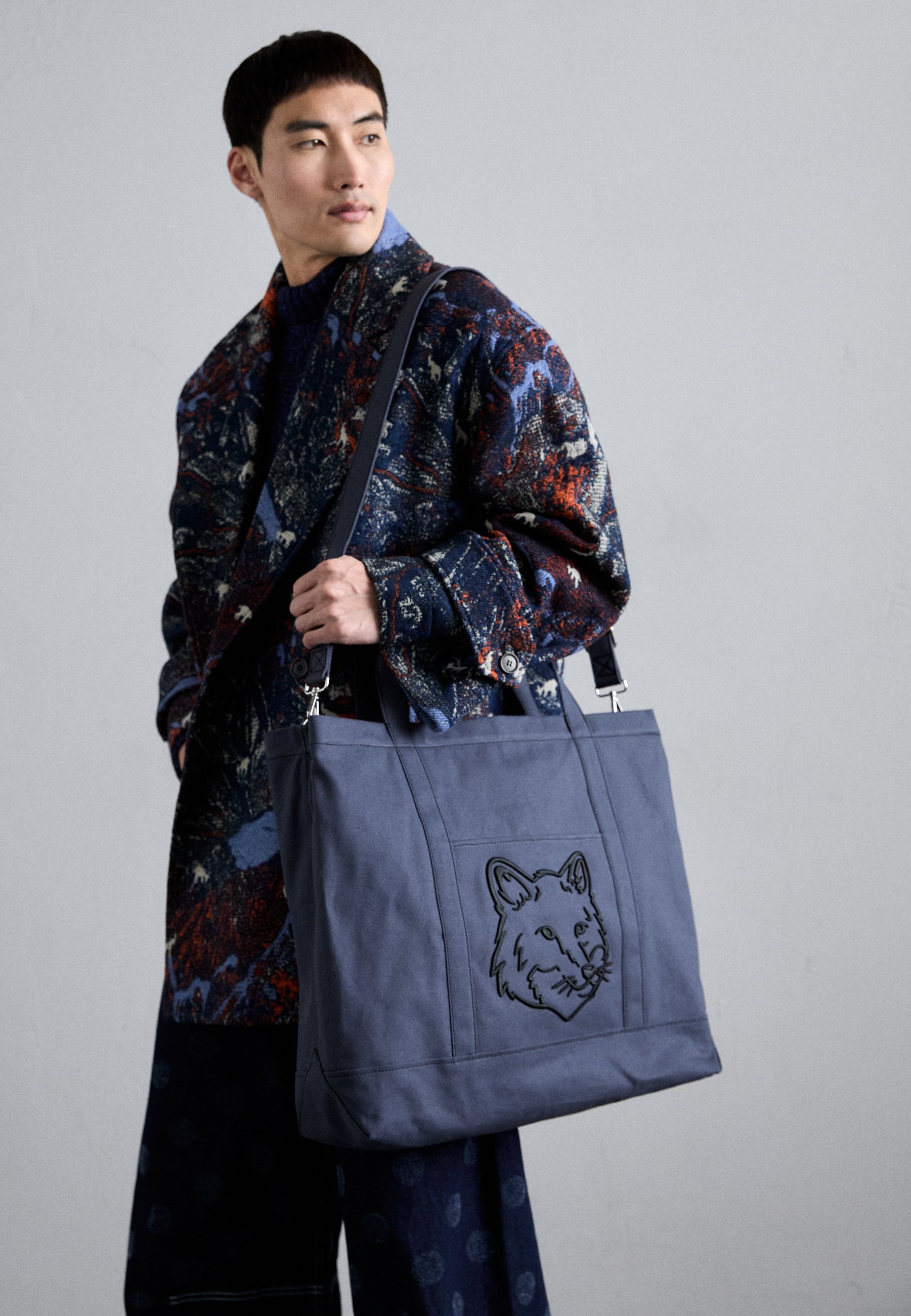 Maison Kitsuné FOX HEAD XL TOTE UNISEX - Tote bag - slate grey 