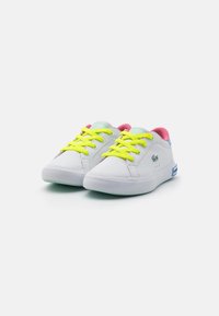 Lacoste POWERCOURT - Sneakers - white/green