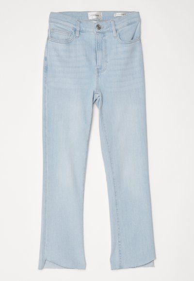 Lys blå denimjeans med rett passform, med rå kant, standard lommer og knappelukking. Glatt tekstur med svakt falming.