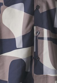 Jack & Jones PREMIUM JPRBLACARNABY PRINT RESORT - Cămașă - coffee quartz
