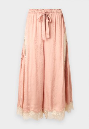 Weiche rosa Satin-Hose mit weitem Bein, elastischem Bund, vorne gebunden und cremefarbener Spitzenverzierung am Saum und an den Seitenteilen.