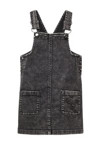 Zwarte acid-wash denim salopette jurk met verstelbare banden, twee voorzakken en hartvormige borduring op de rechterzak.