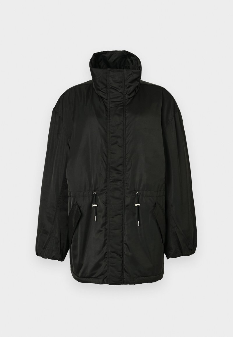 Schwarze gepolsterte Jacke mit hohem Kragen, elastischen Bündchen, Fronttaschen und verstellbarem Kordelzug in der Taille. Glatte Textur, Reißverschluss.