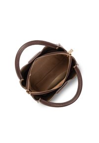 Borsa marrone vista dall'alto, con due manici e una tasca con zip aperta, che rivela un rivestimento interno liscio.