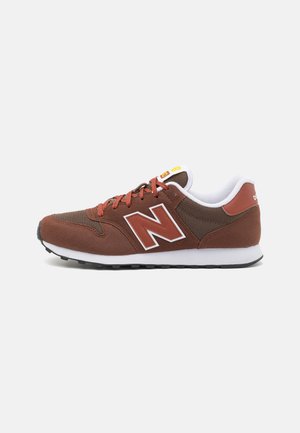 New Balance GM500 UNISEX - Sneakers basse - brown