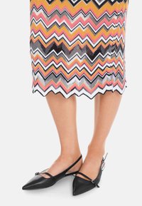 Marc Cain Bleistiftrock - bright candy pink