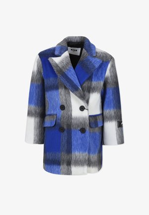 Dubbelzijdige jas in een blauw, wit en grijs geruit patroon. Gemaakt van zacht materiaal met twee voorkruiden en zwarte knopen.