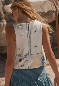 Next REGULAR FIT SLEEVELESS BUBBLE HEM  - Pluus - blue ecru