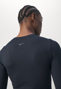 Nike Performance ONE CAPSULE - Hosszú ujjú felső - black