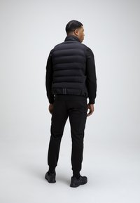 Alessandro Zavetti ZAVETTI CANADA ATLIRO GILET - Vesta - black