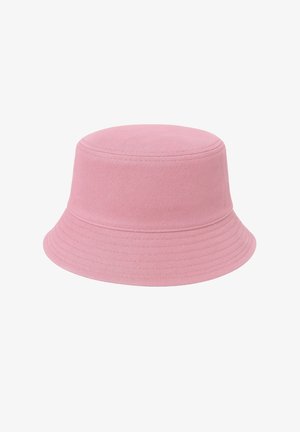 Cappello a secchiello rosa in tessuto, con corona arrotondata e tesa larga leggermente inclinata con una sottile texture orizzontale.