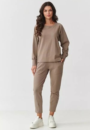 LUŹNY KOMPLET - Dres