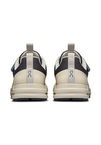 On CLOUDHERO - Training shoe - eclipse pearl