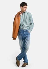 GANT Camisa - deep forest green