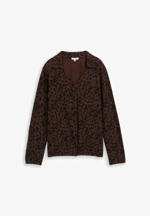 Brązowy kardigan z ciemnym wzorem w panterkę. Dekolt w serek z kołnierzykiem, długie rękawy i zapięcie na guziki z przodu.