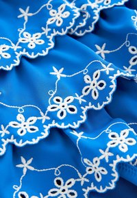 Next BRODERIE RUFFLE  - Fürdőruha - blue