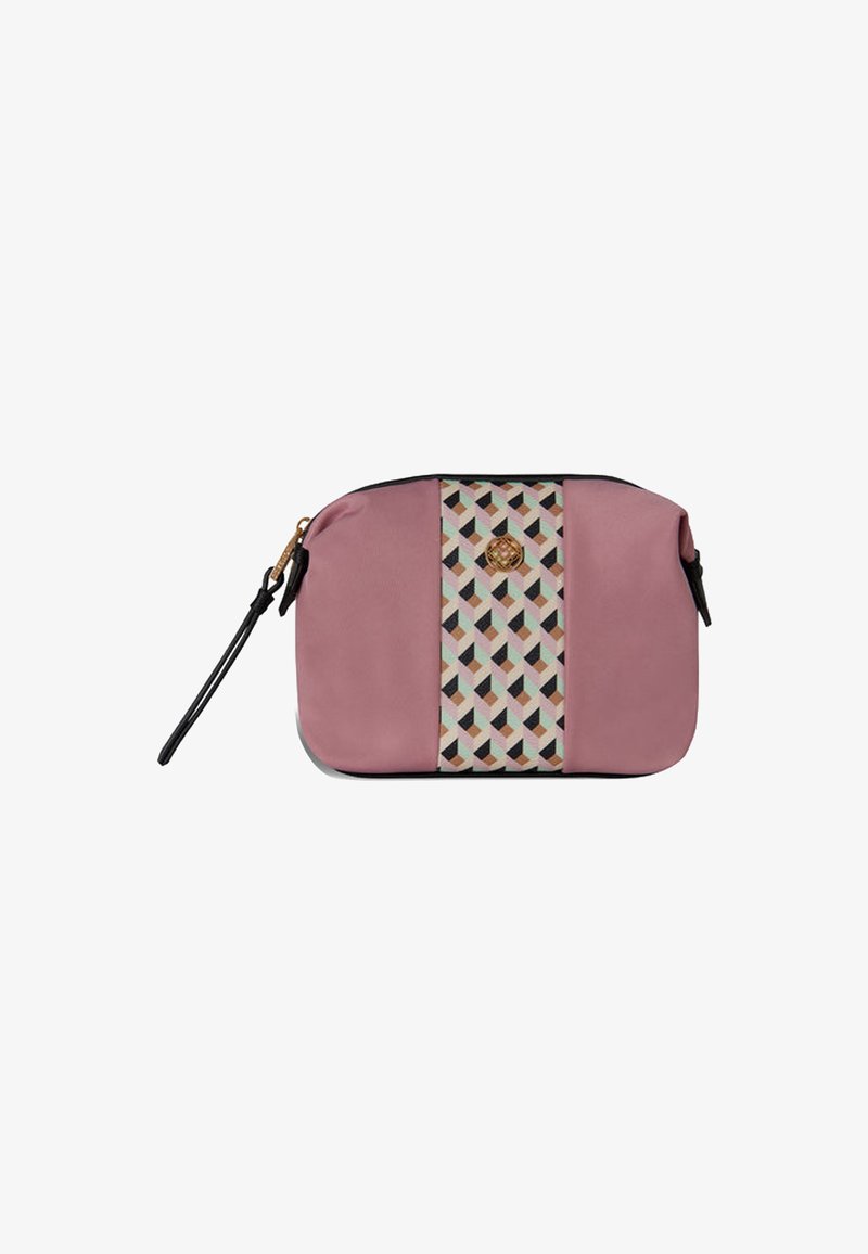 Trousse de maquillage rose pâle avec un panneau central à motifs géométriques et une fermeture à glissière noire. Comprend une petite sangle noire d'un côté.