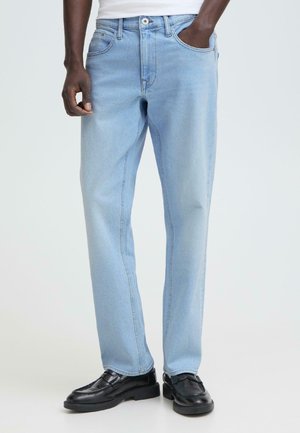 Lichtblauwe jeans met rechte pijpen, gemaakt van denim, met vijf zakken, een knoop- en ritssluiting, en subtiele vervaging in de stof.