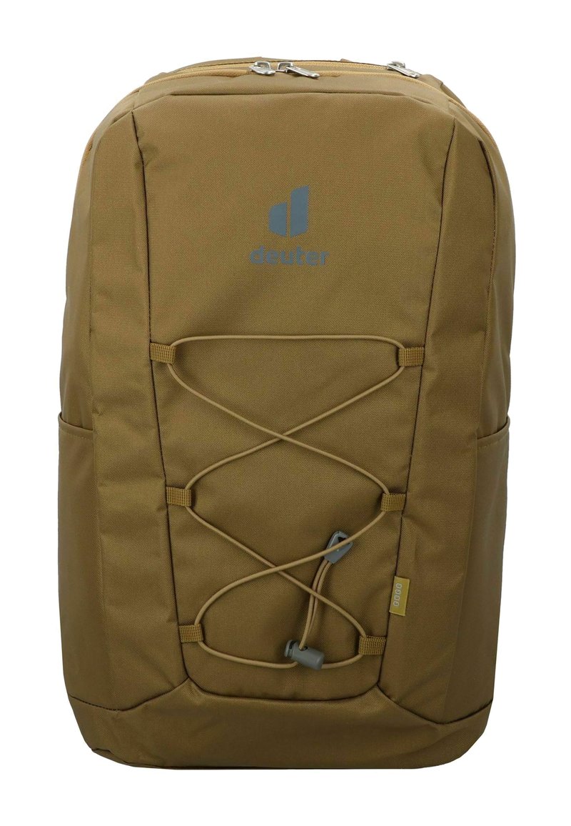 Zaino in tessuto marrone con finitura testurizzata, dettaglio di corda bungee regolabile e tasche laterali. Presenta il logo "Deuter" in blu.