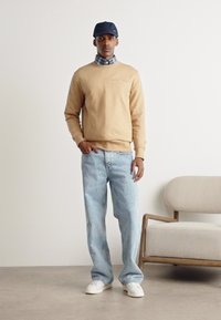 GANT Mikina - caramel beige