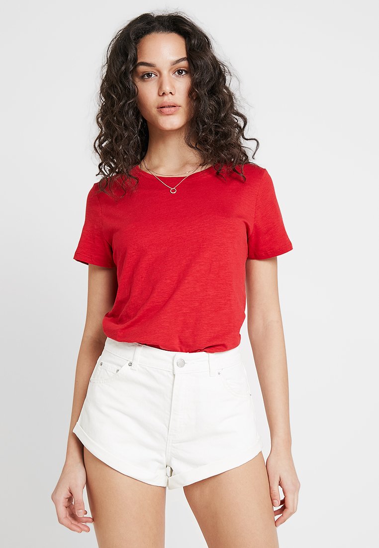 cotton on red t shirt