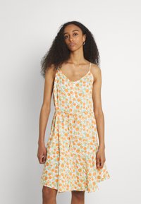 Pieces PCNYA SLIP BUTTON - Vestido camiseiro - buttercream