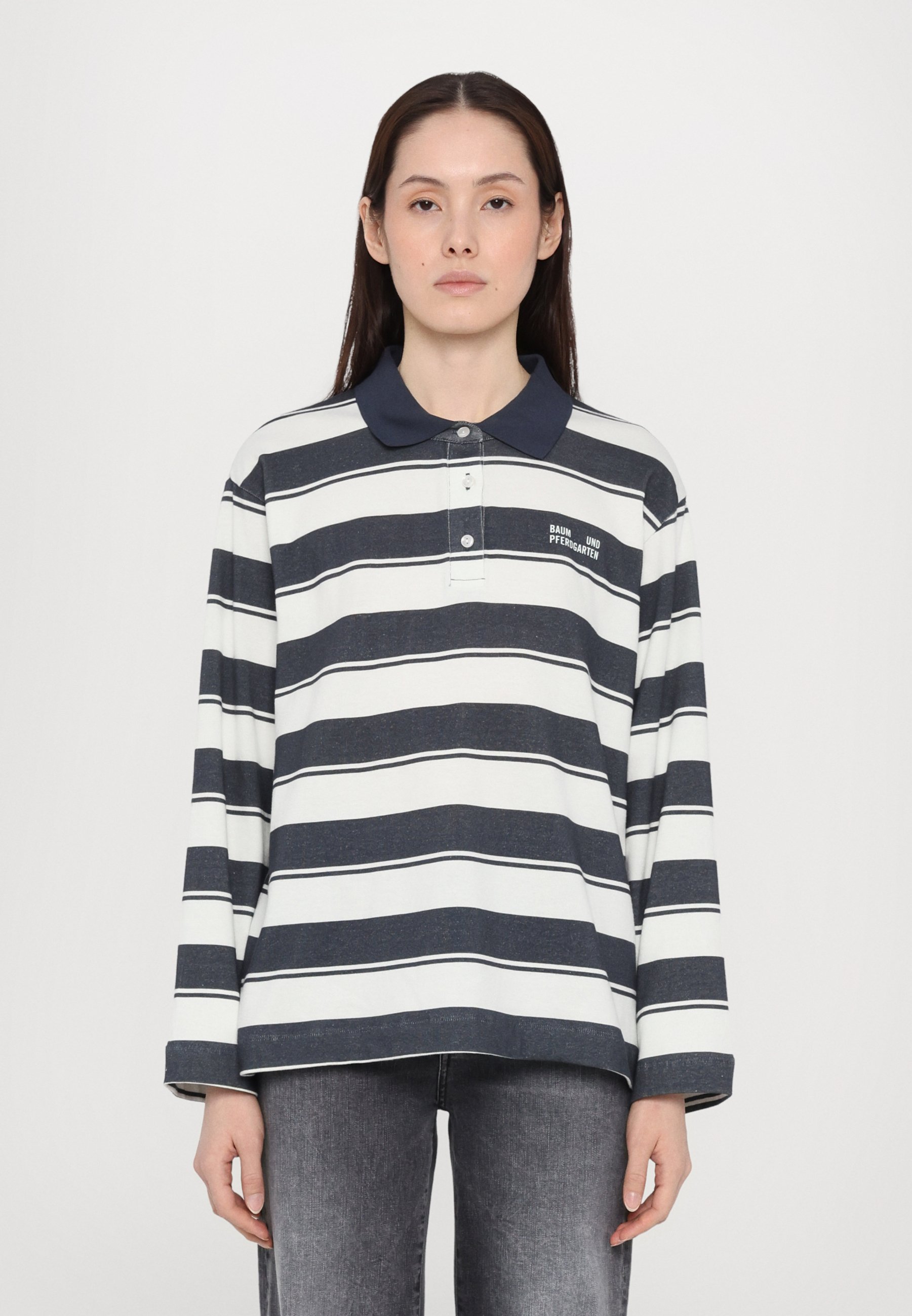 BAUM UND PFERDGARTEN】PREリボンTEE