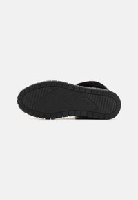 bugatti Augsti sporta apavi - black