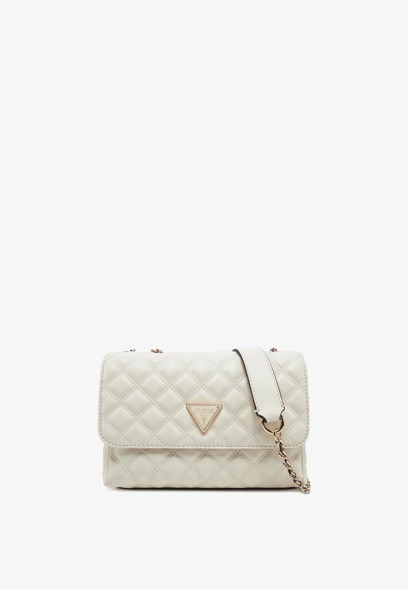 Borsa a tracolla crema imbottita con chiusura a patta, tracolla in catena dorata e placca con logo triangolare sulla parte anteriore. Materiale sintetico testurizzato.