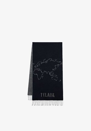 Sciarpa nera con design della mappa del mondo in grigio, con bordi frangiati e testo "T'CLASS" a un'estremità. Texture morbida e forma rettangolare.