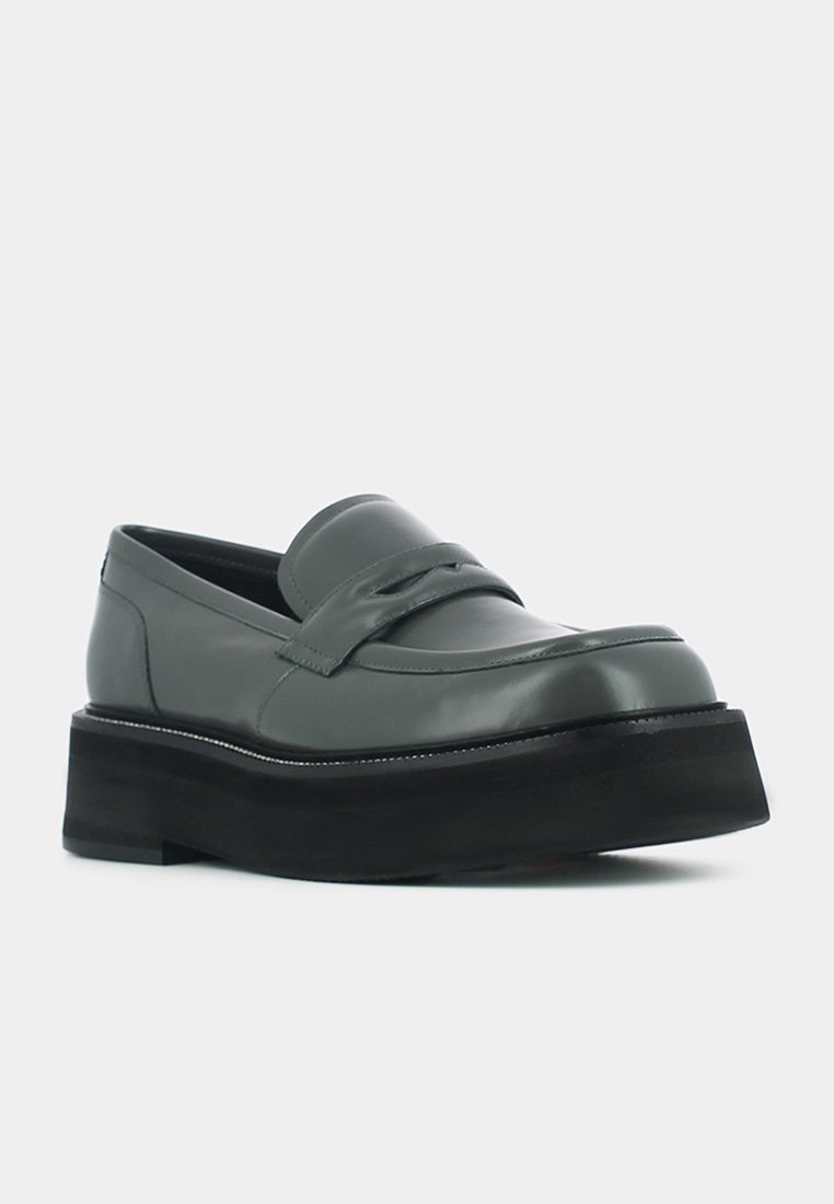 Pantofi slip-on