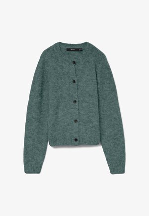 Grön stickad kofta med rund halsringning, långa ärmar och fem mörka knappar framtill. Mjuk textur med ett mysigt utseende.