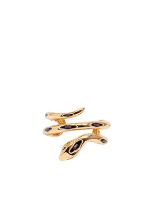 Pulsera en forma de serpiente en tono dorado con un acabado suave y brillante, que presenta acentos de esmalte negro en la superficie para crear contraste.