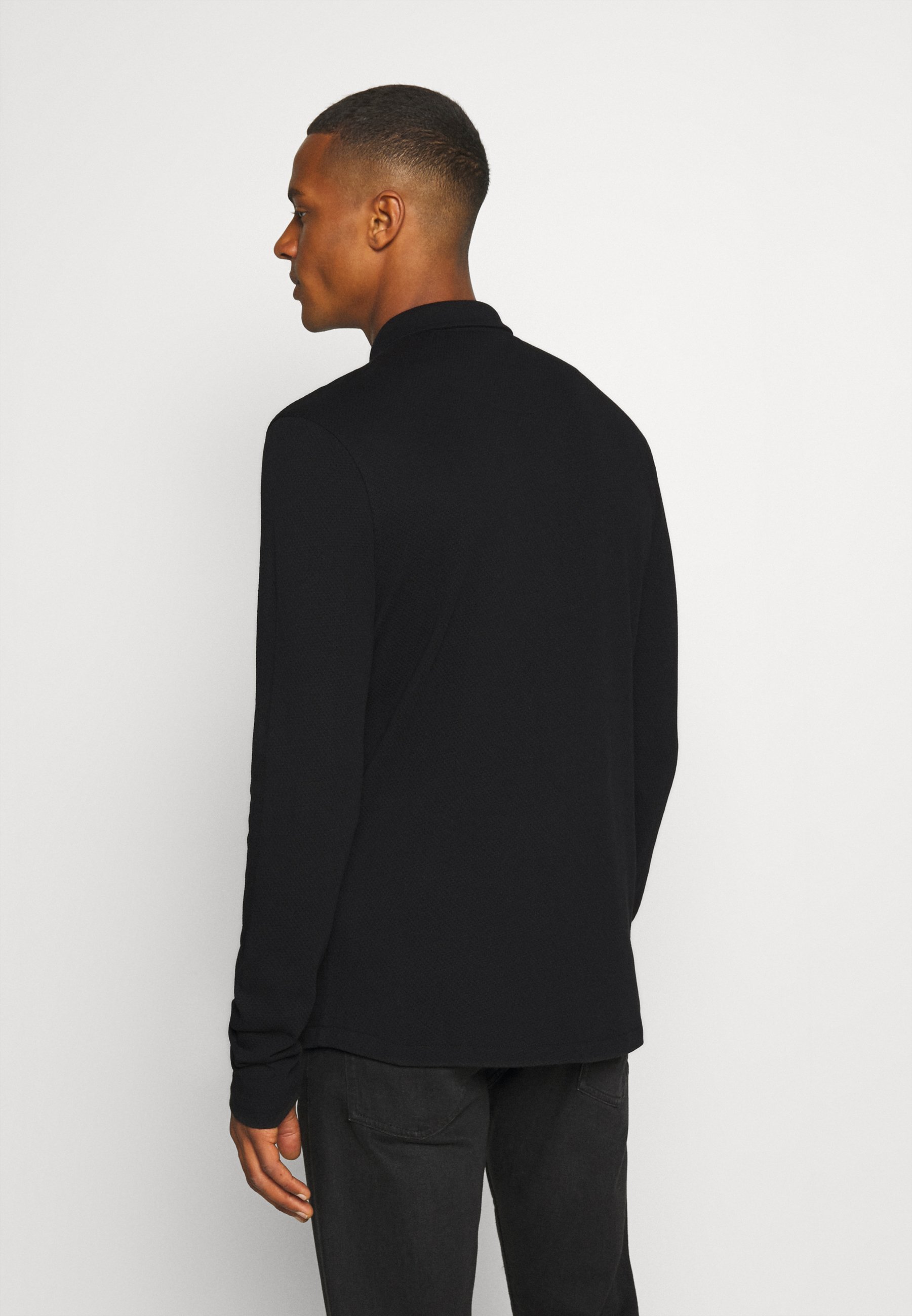 comme des garçons marca zalando