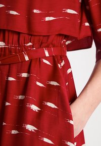 Hobbs Robe de jour - red