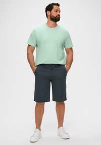 s.Oliver BERMUDA À JAMBES DROITES - Šortky - schiefergrau