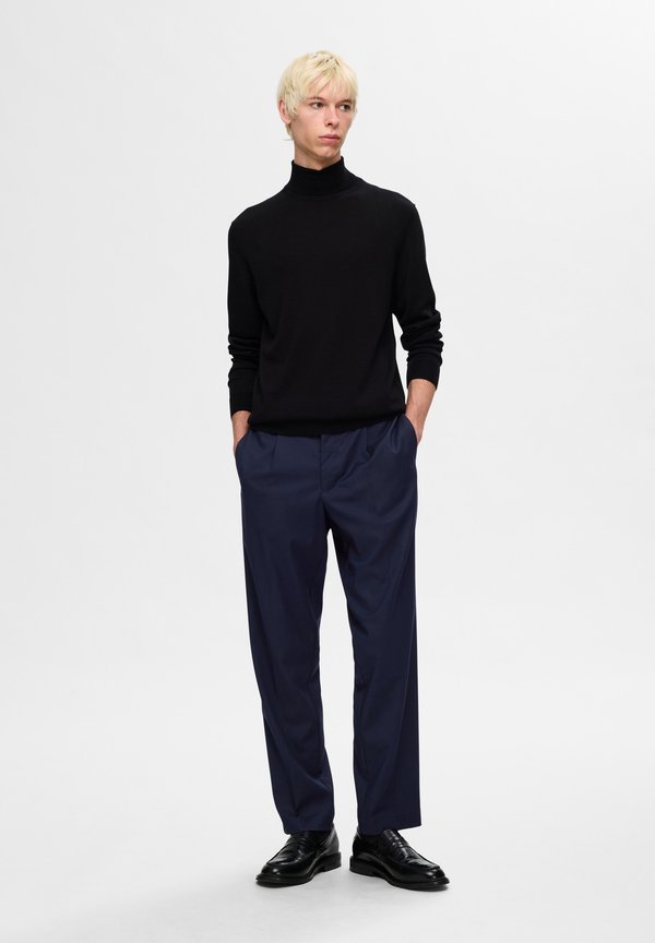 SLH190-REG TAPERED LEROY PLEAT PANT  - Trousers - sky captain4
