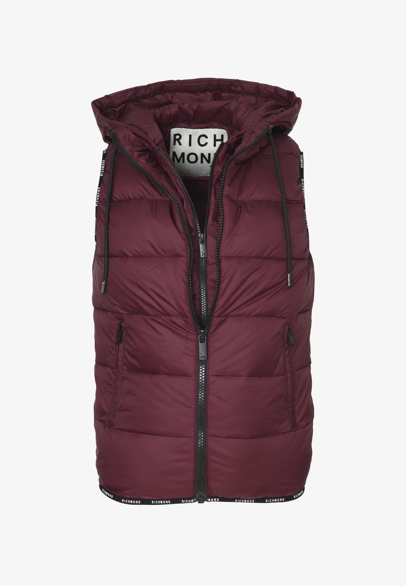 Gilet imbottito bordeaux con cappuccio, chiusura a zip e due tasche laterali. Presenta una finitura con logo sul fondo e dettagli in hardware neri.