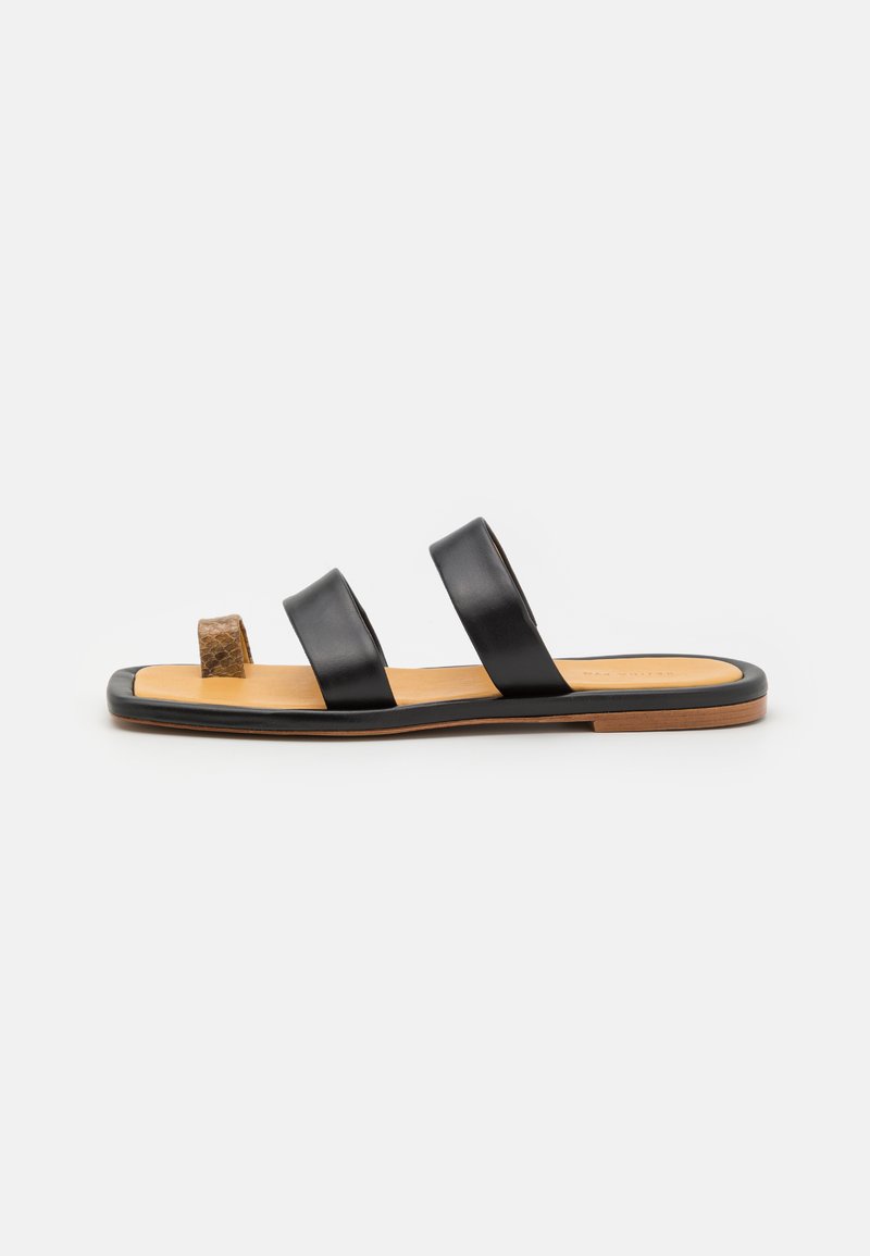 Rejina Pyo LARISSA - Mules - black
