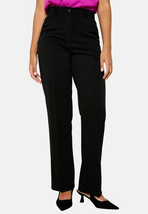 Zwarte op maat gemaakte pantalons met een rechte pasvorm, voorzien van een gladde textuur, een voorzak en een enkele knoopsluiting in de taille.
