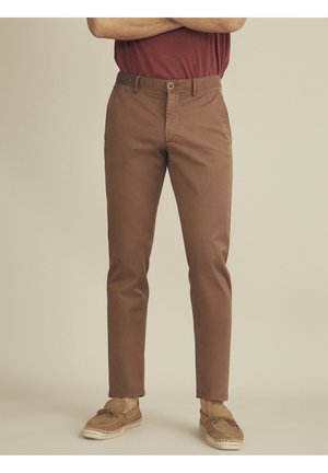 Chino - brown