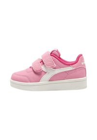 Sneakers rosa con una toma liscia, dettagli bianchi, due strap in Velcro e una suola testurizzata. Presenta un logo sul tallone.