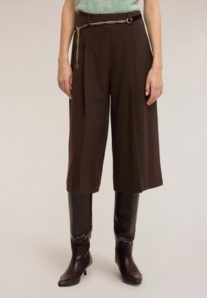 CROPPED CON CATENA - Short - marrone