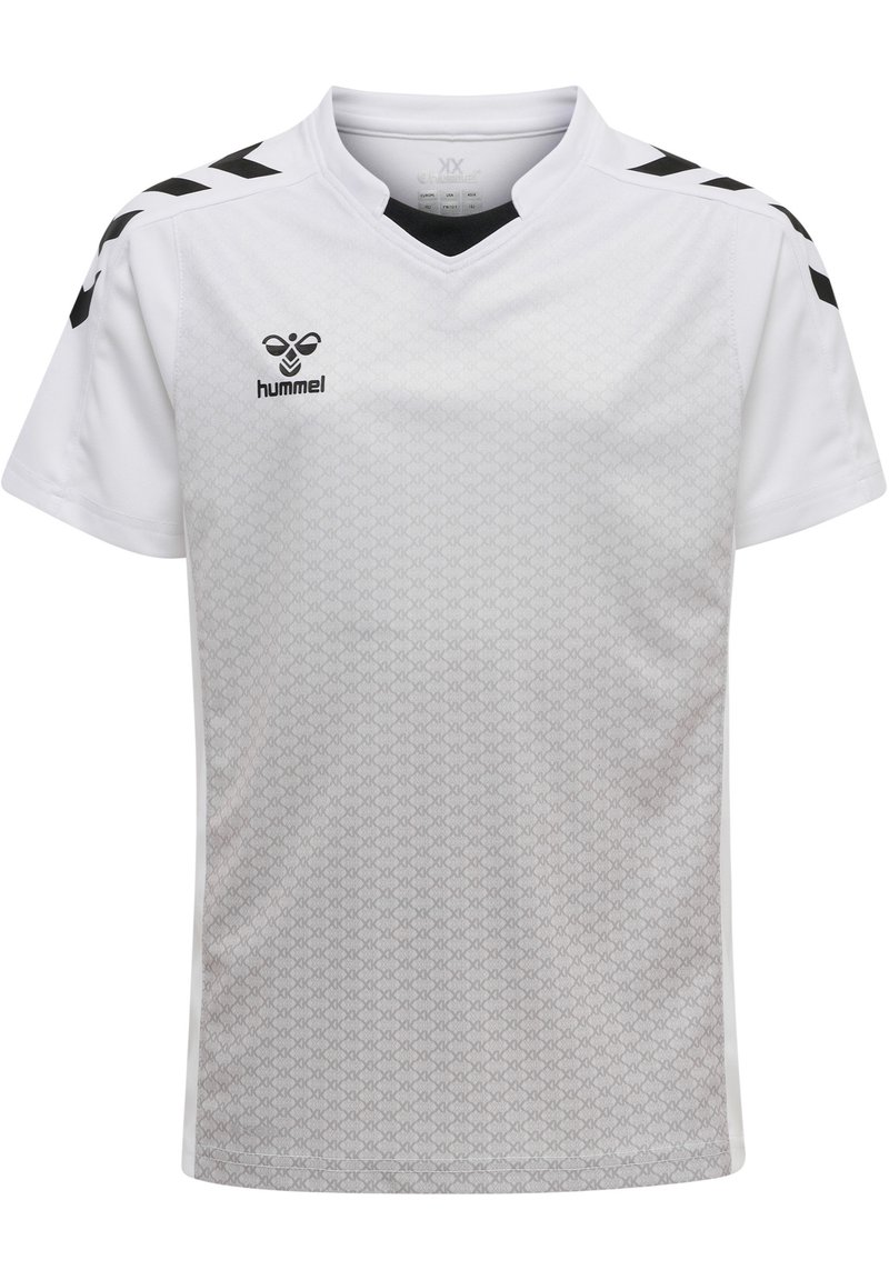 Weißes Sporttrikot mit subtilm hexagonalen Muster, schwarzen Akzenten am Kragen und an den Schultern, das das Hummel-Logo prominent zeigt.