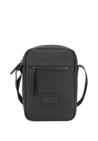 Borsa a tracolla nera realizzata in ecopelle testurizzata, con chiusura a zip, tracolla regolabile e una patch logo anteriore. Forma rettangolare compatta.